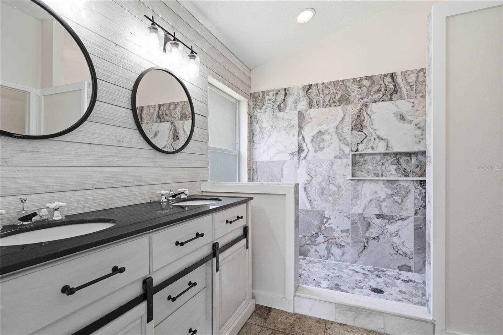 19520 MORDEN BLUSH DRIVE, Lutz, FL 33558 19520 MORDEN BLUSH DRIVE, Lutz, FL 33558