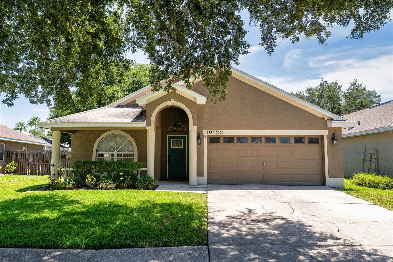 19520 MORDEN BLUSH DRIVE, Lutz, FL 33558 19520 MORDEN BLUSH DRIVE, Lutz, FL 33558