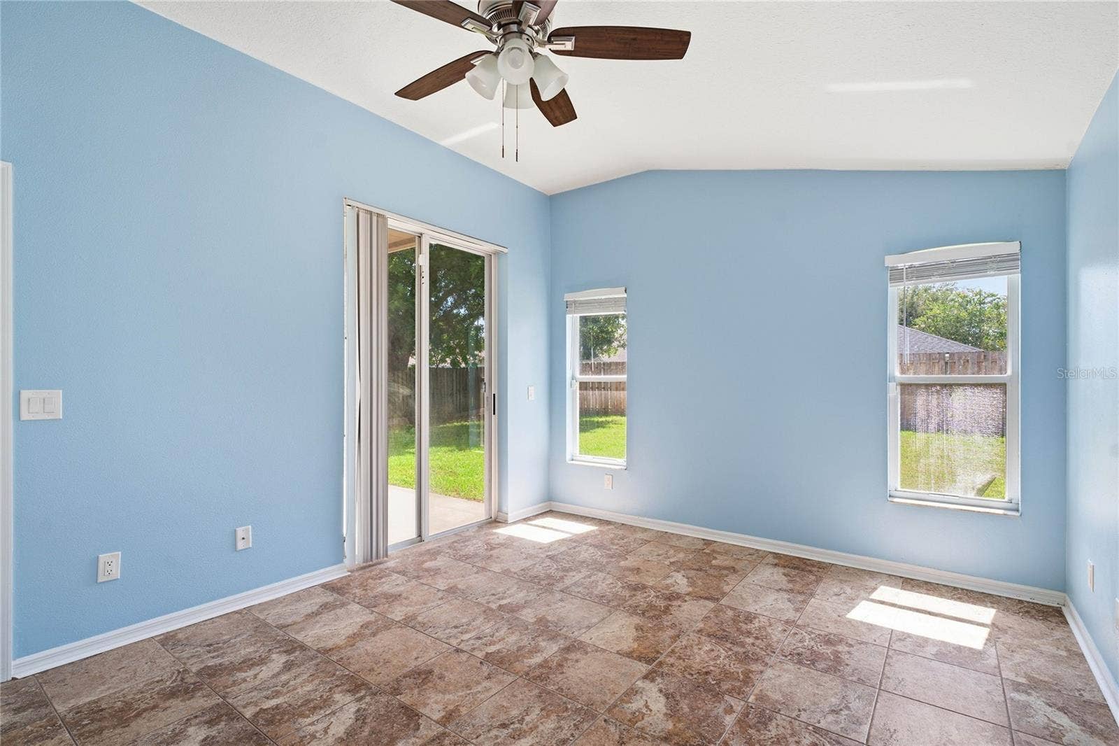 19520 MORDEN BLUSH DRIVE, Lutz, FL 33558 19520 MORDEN BLUSH DRIVE, Lutz, FL 33558