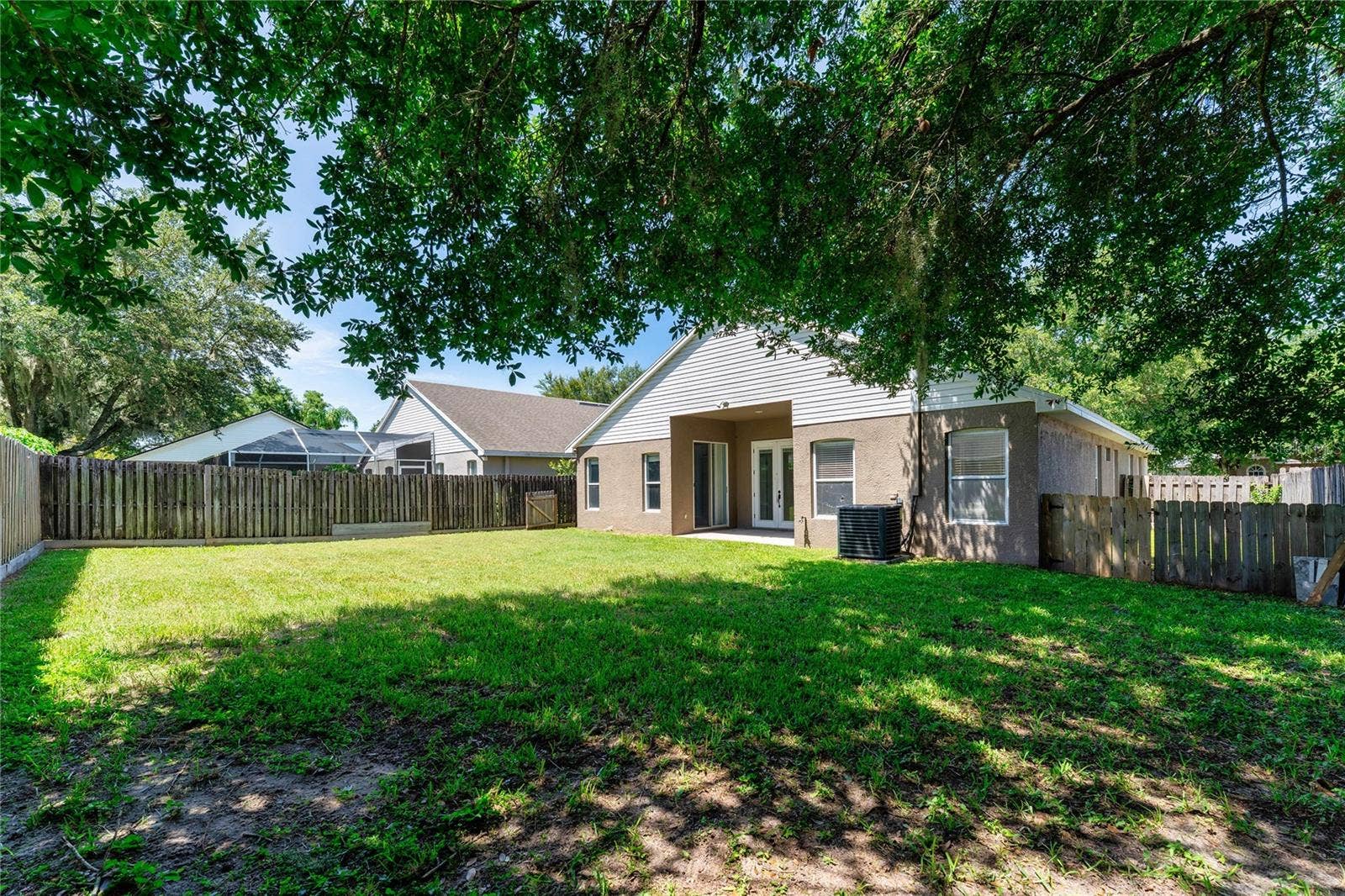 19520 MORDEN BLUSH DRIVE, Lutz, FL 33558 19520 MORDEN BLUSH DRIVE, Lutz, FL 33558