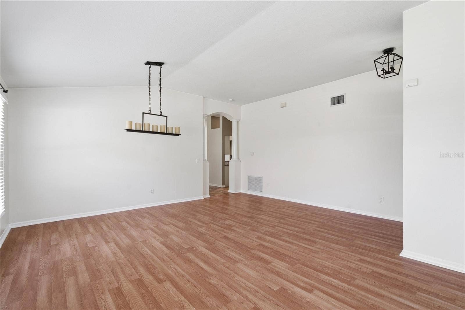 19520 MORDEN BLUSH DRIVE, Lutz, FL 33558 19520 MORDEN BLUSH DRIVE, Lutz, FL 33558