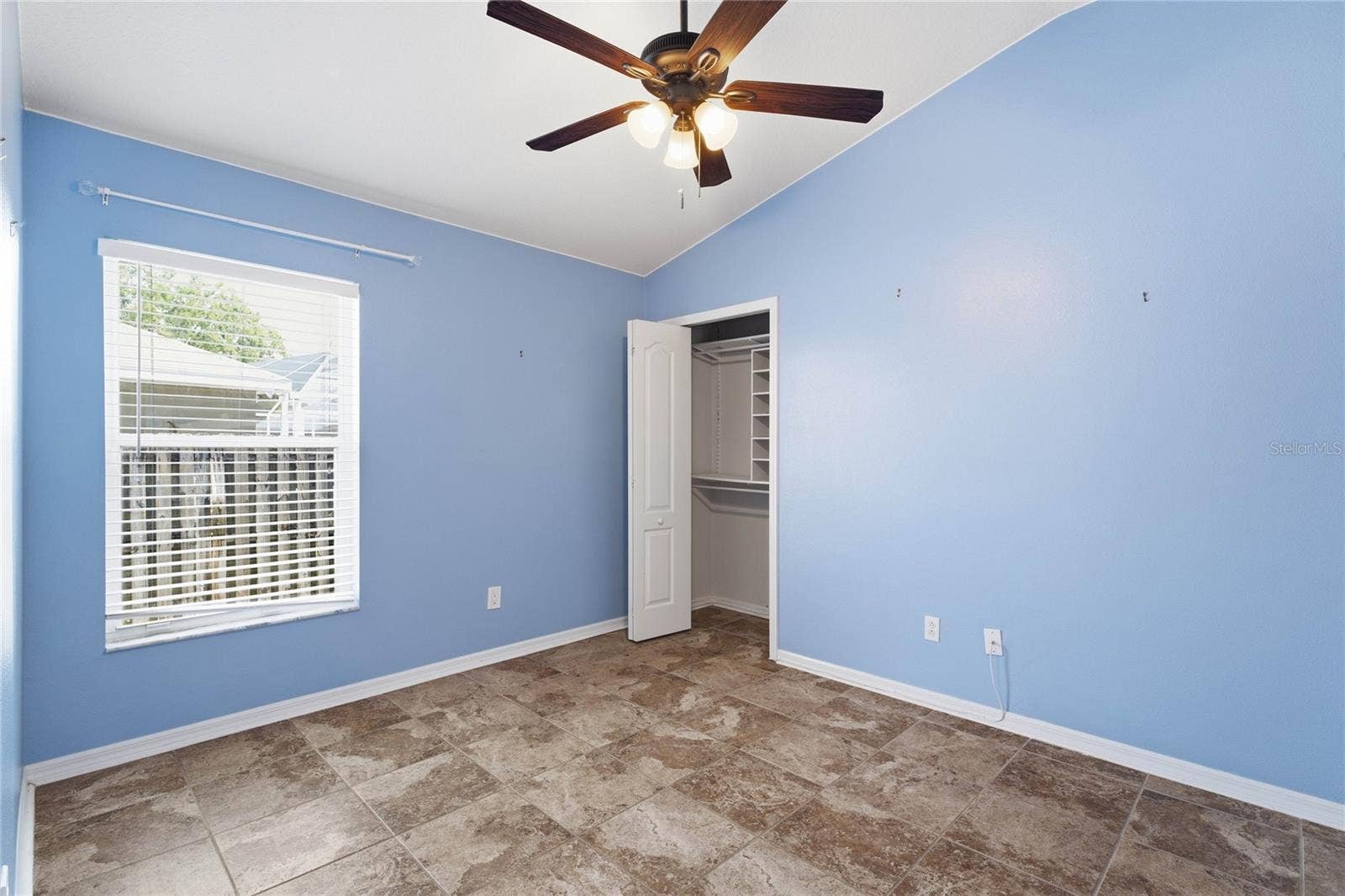 19520 MORDEN BLUSH DRIVE, Lutz, FL 33558 19520 MORDEN BLUSH DRIVE, Lutz, FL 33558