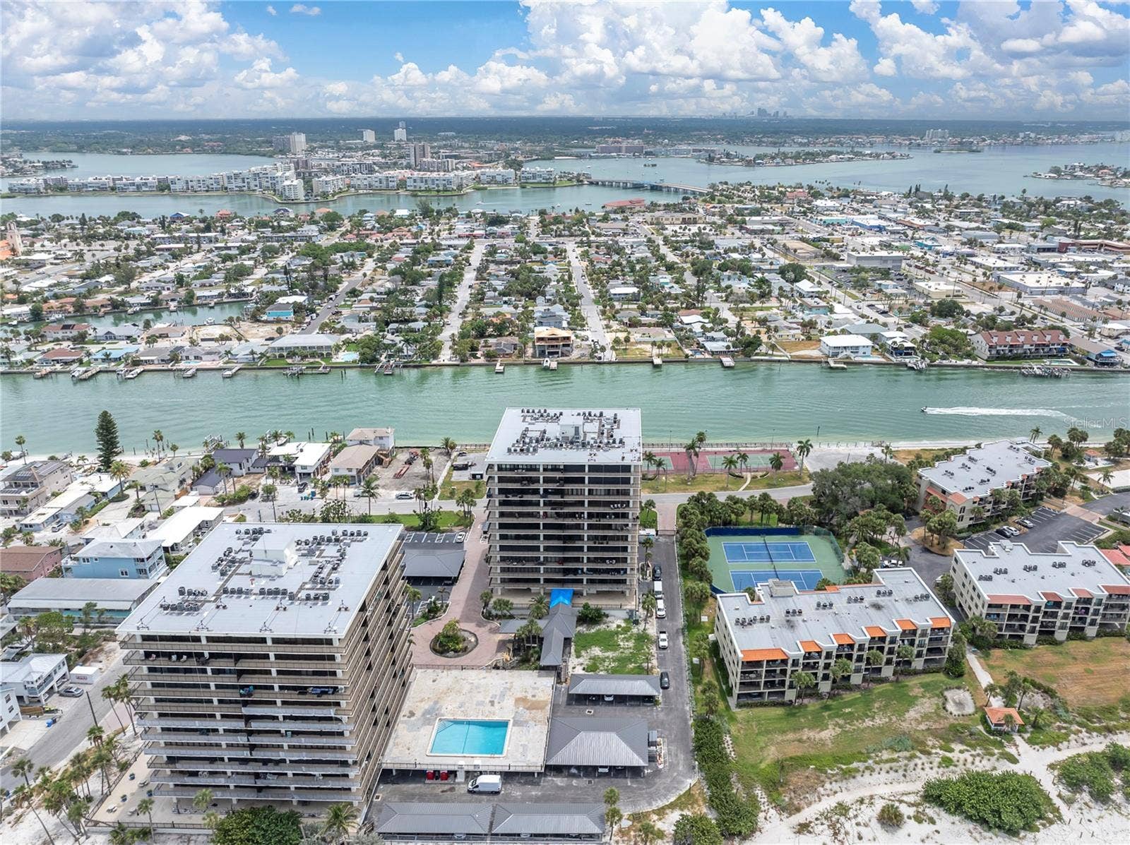 7600 BAYSHORE DRIVE, #701, Treasure Island, FL 33706 7600 BAYSHORE DRIVE, #701, Treasure Island, FL 33706