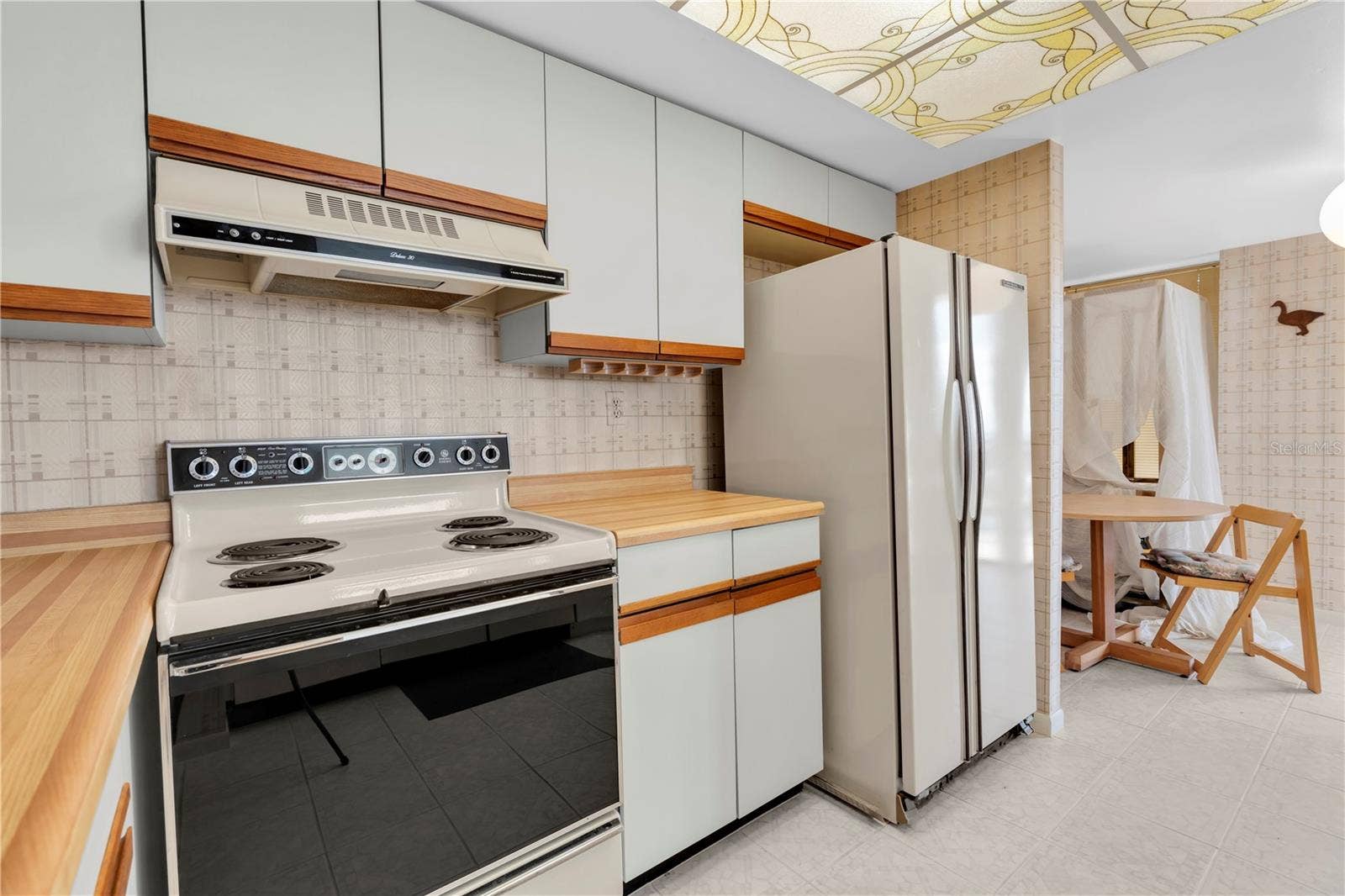 7600 BAYSHORE DRIVE, #701, Treasure Island, FL 33706 7600 BAYSHORE DRIVE, #701, Treasure Island, FL 33706