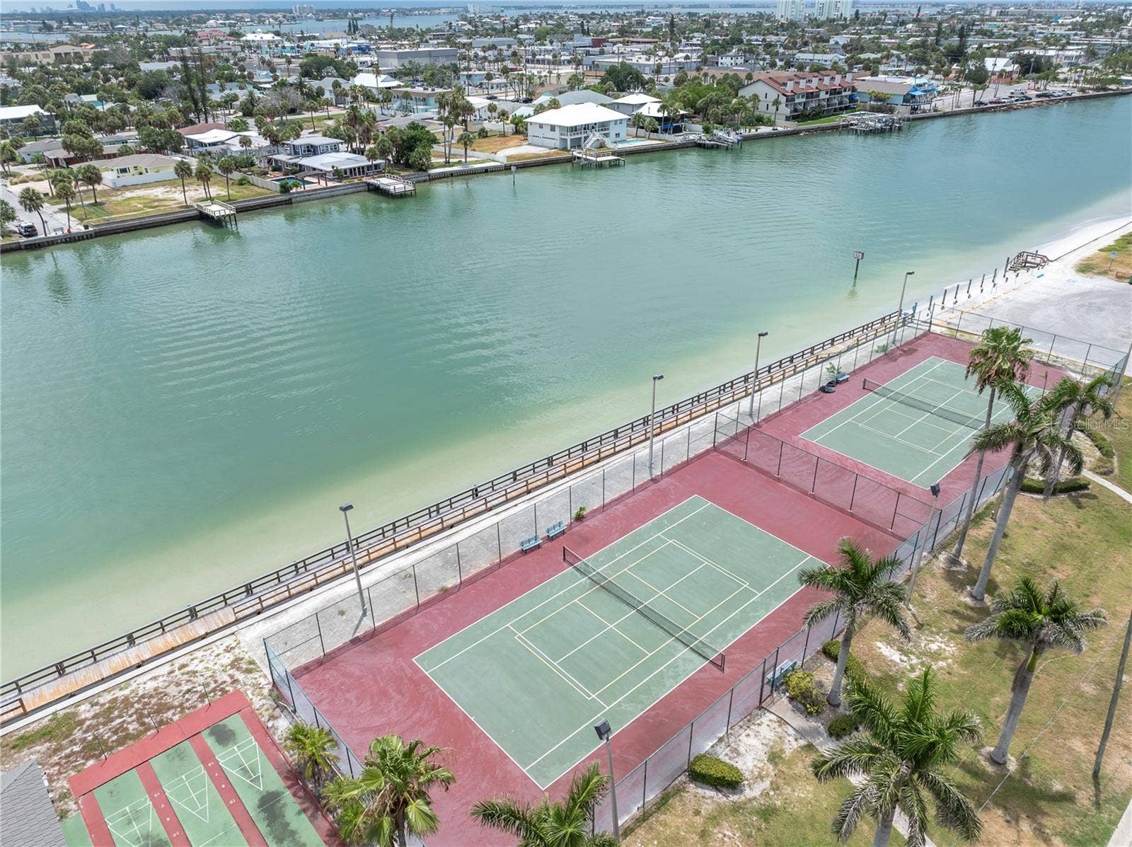 7600 BAYSHORE DRIVE, #701, Treasure Island, FL 33706 7600 BAYSHORE DRIVE, #701, Treasure Island, FL 33706