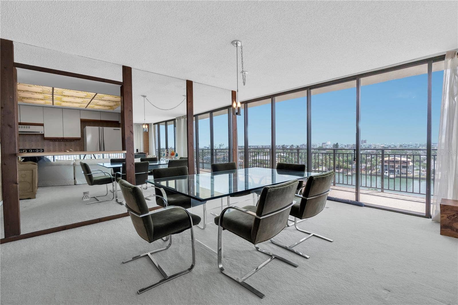 7600 BAYSHORE DRIVE, #701, Treasure Island, FL 33706 7600 BAYSHORE DRIVE, #701, Treasure Island, FL 33706