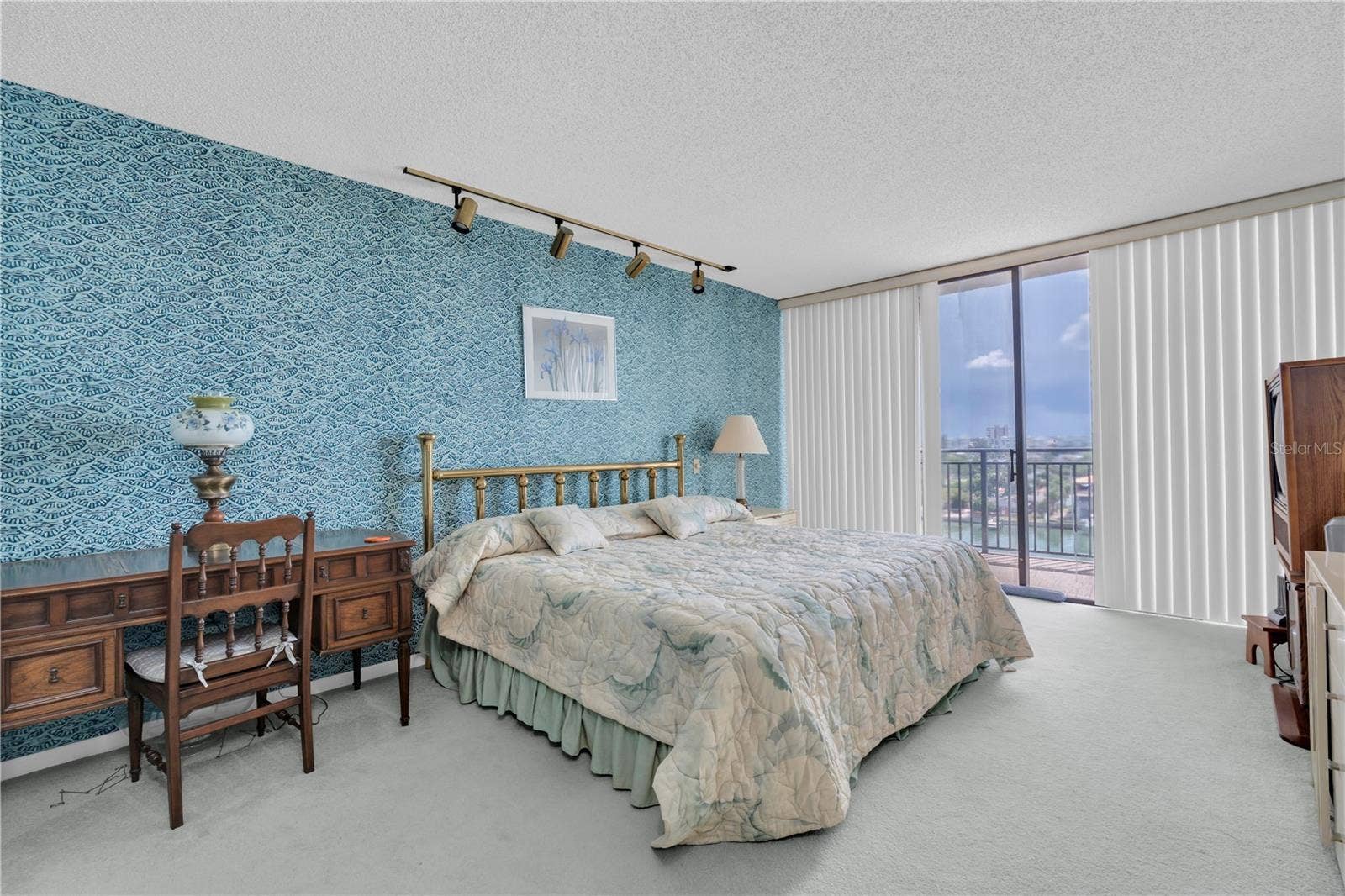 7600 BAYSHORE DRIVE, #701, Treasure Island, FL 33706 7600 BAYSHORE DRIVE, #701, Treasure Island, FL 33706