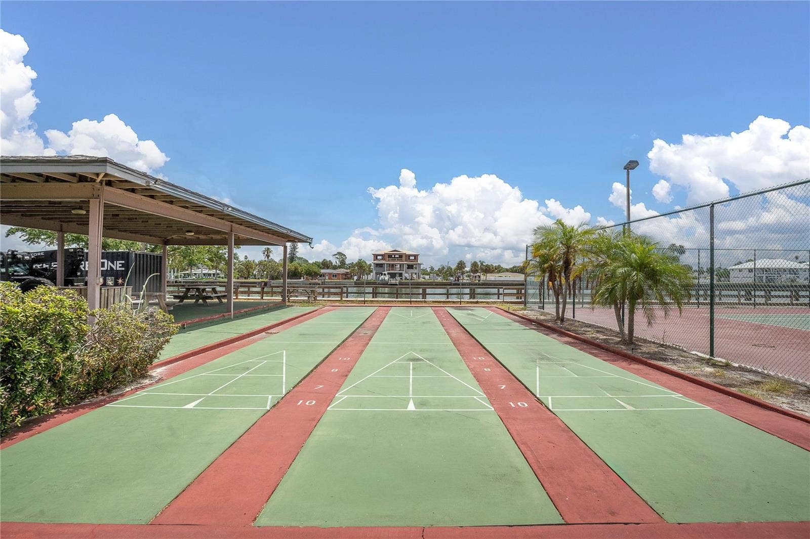 7600 BAYSHORE DRIVE, #701, Treasure Island, FL 33706 7600 BAYSHORE DRIVE, #701, Treasure Island, FL 33706