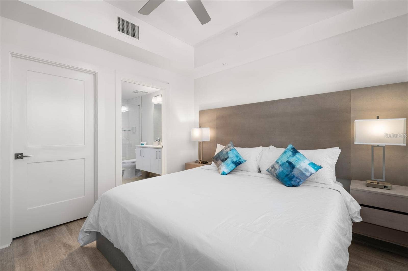 11500 GULF BOULEVARD, #304, Treasure Island, FL 33706 PRIMARY BEDROOM