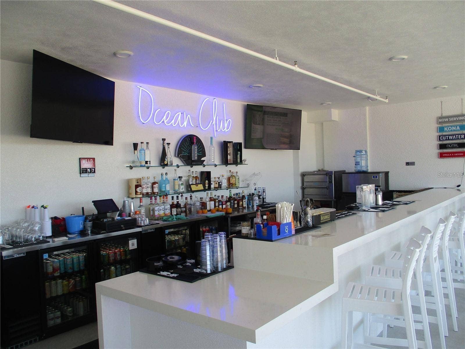11500 GULF BOULEVARD, #304, Treasure Island, FL 33706 2ND FLOOR BAR AREA