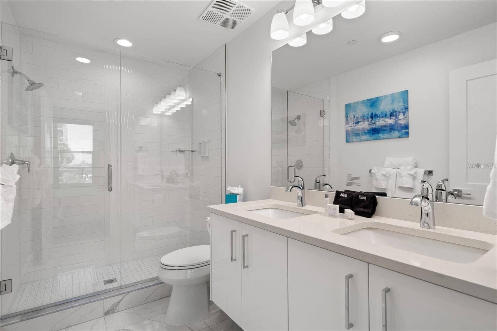 11500 GULF BOULEVARD, #304, Treasure Island, FL 33706 PRIMARY BATH