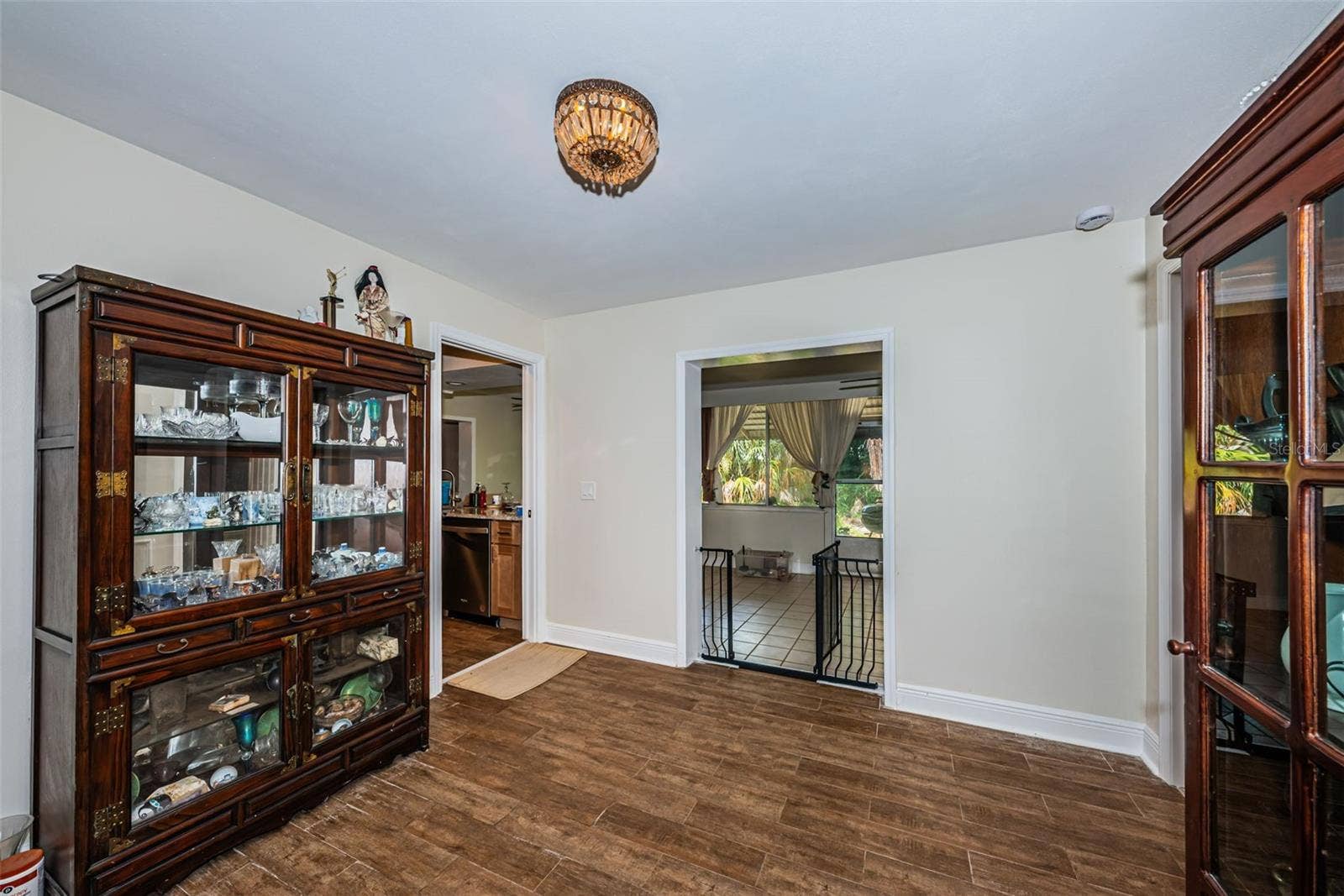 5230 VENETIAN BOULEVARD NE, St Petersburg, FL 33703 Original dining room
