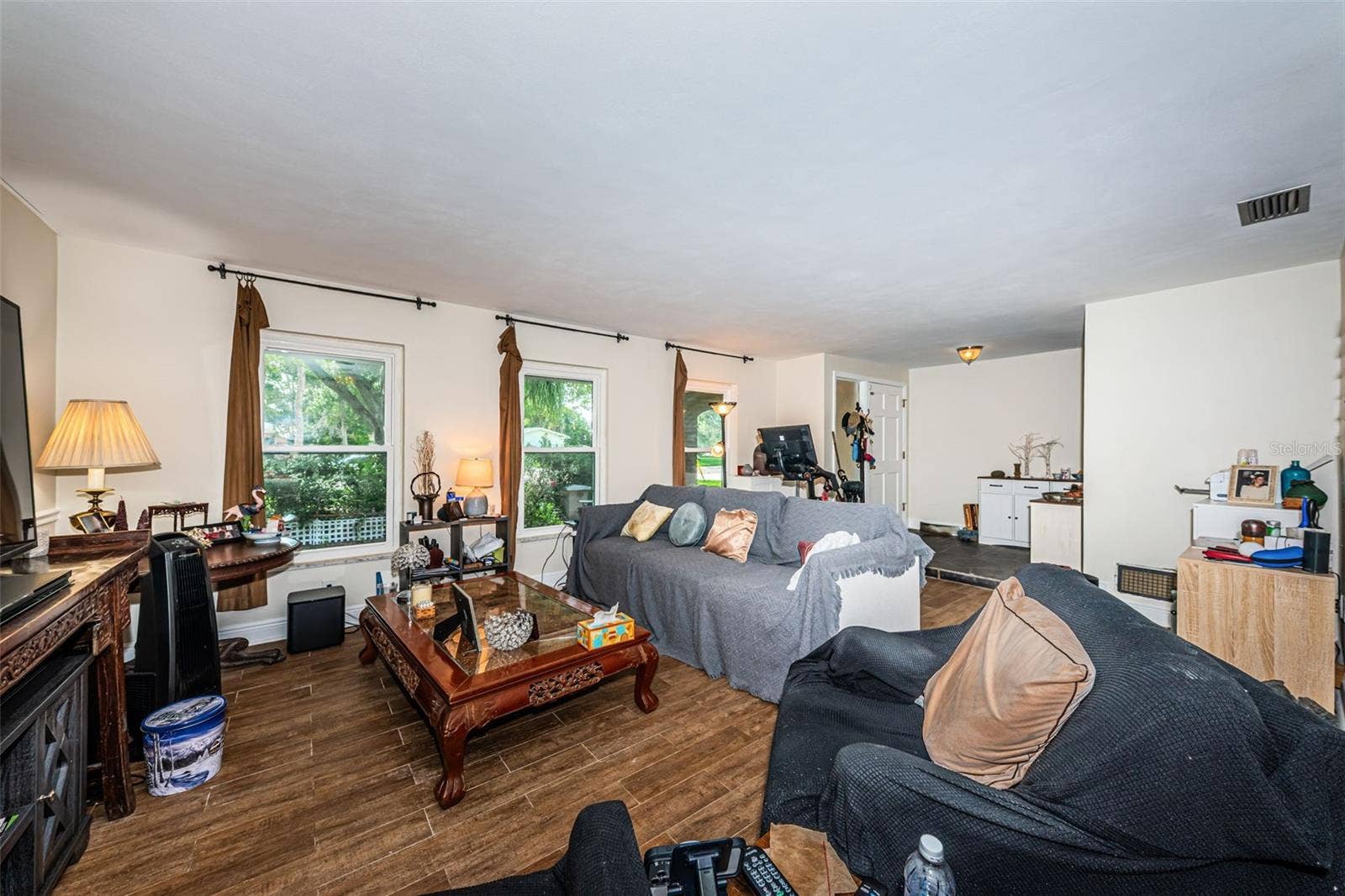 5230 VENETIAN BOULEVARD NE, St Petersburg, FL 33703 Multiple windows let in plenty of light