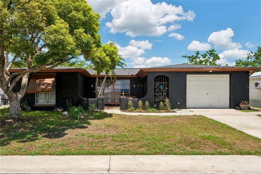 Property photo for 10120 GLEN MOOR LANE, Port Richey, FL