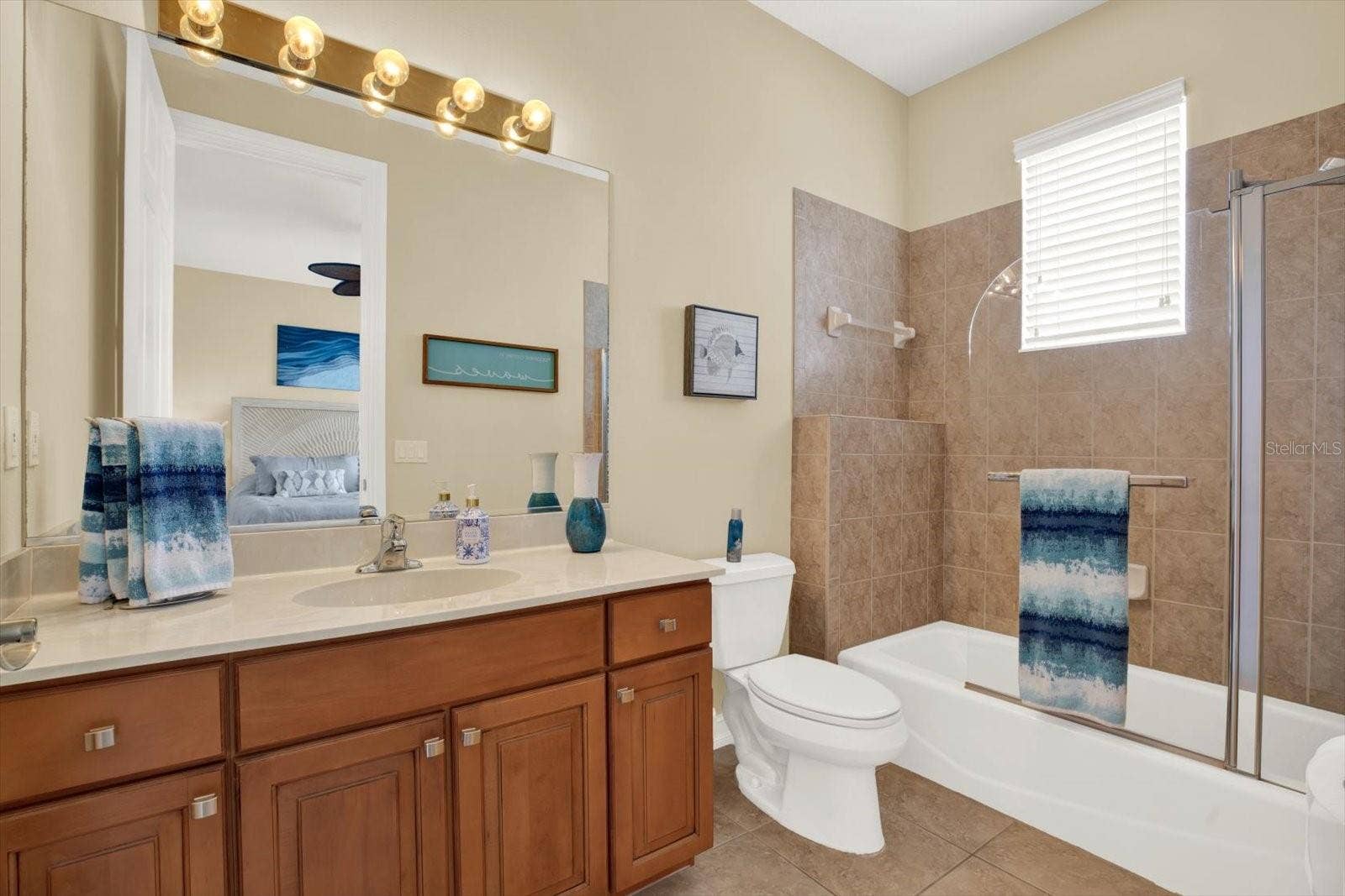 1226 3RD STREET CIRCLE E, Palmetto, FL 34221 Guest Bath