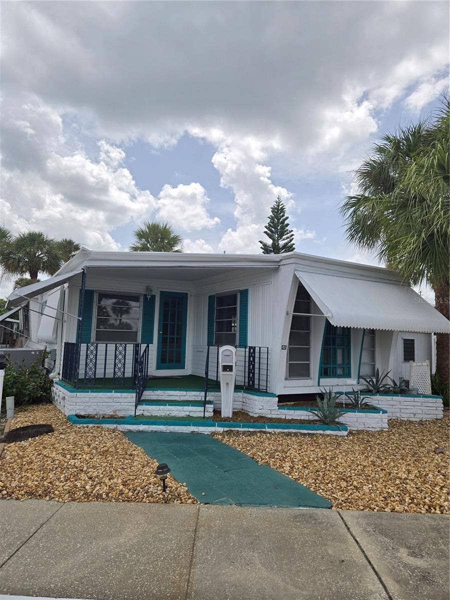 Property photo for 4851 W GANDY BOULEVARD, #B7 L42, Tampa, FL