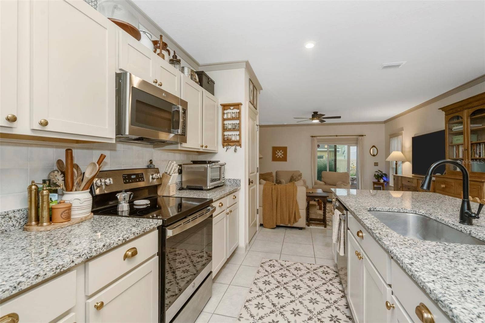 35088 JOMAR AVENUE, Zephyrhills, FL 33541 35088 JOMAR AVENUE, Zephyrhills, FL 33541