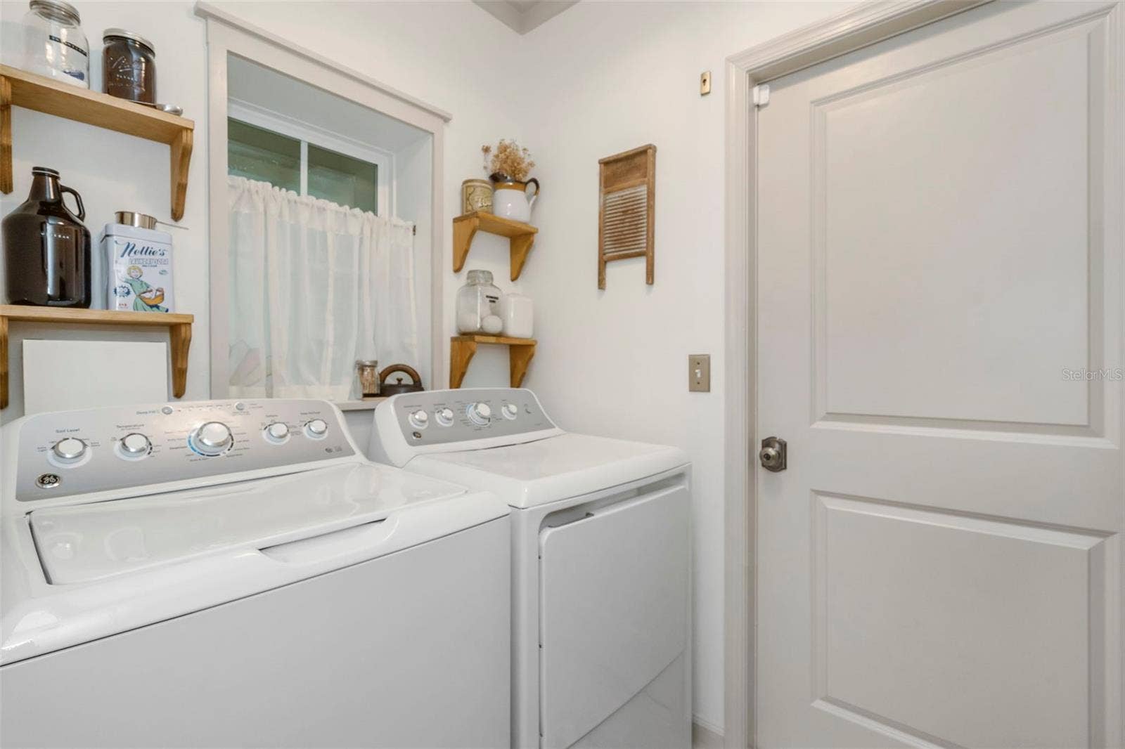 35088 JOMAR AVENUE, Zephyrhills, FL 33541 35088 JOMAR AVENUE, Zephyrhills, FL 33541