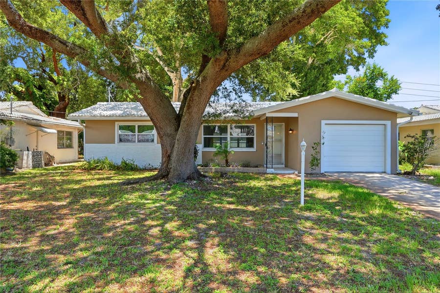Property photo for 2437 RUTLAND LANE, Clearwater, FL
