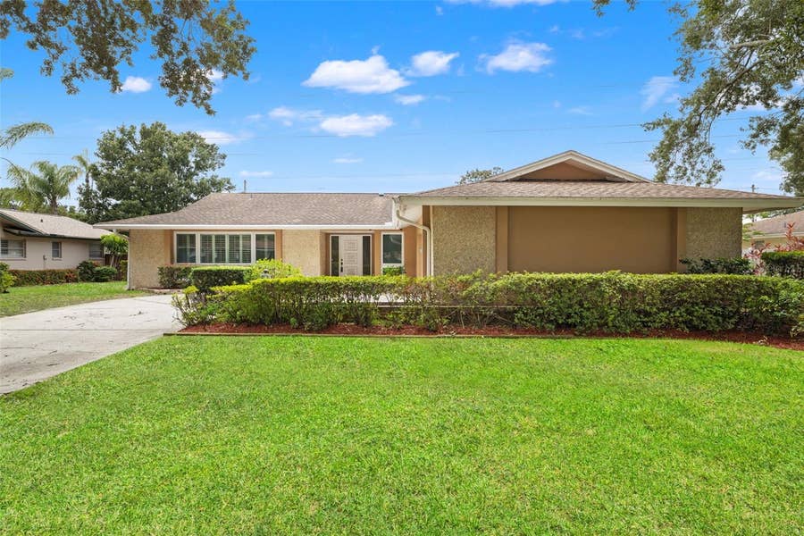 Property photo for 2942 CLUBHOUSE DRIVE W, Clearwater, FL