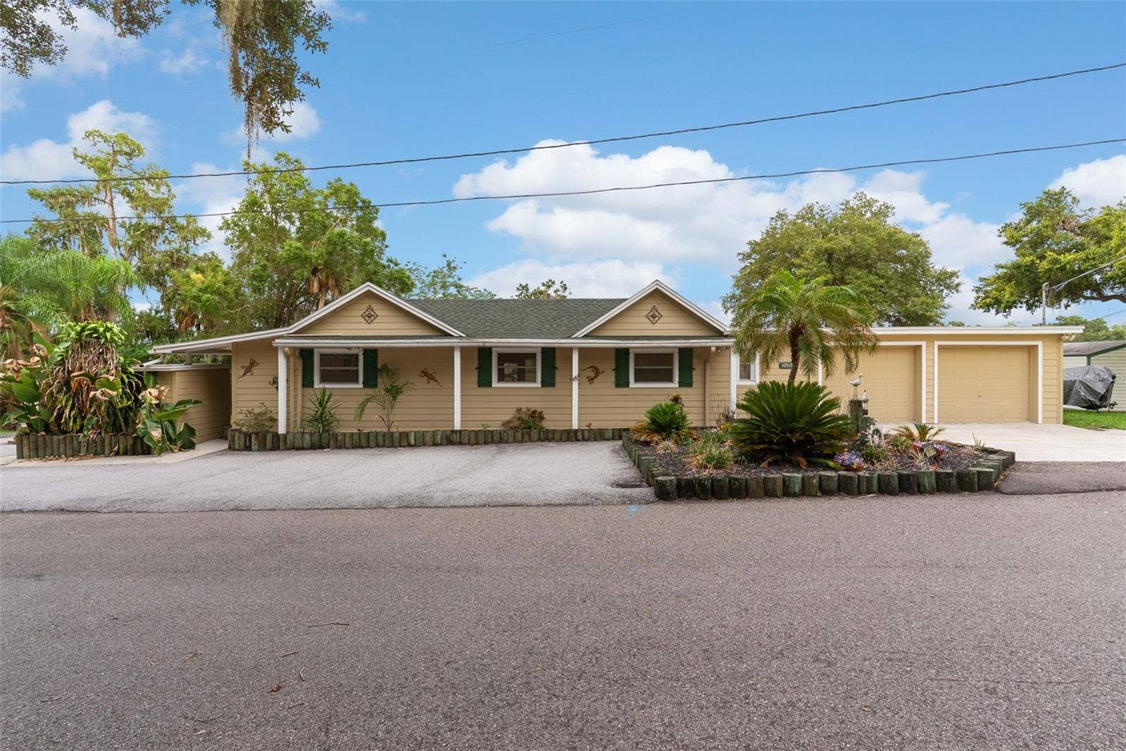 10519 BRIDGEWOOD DRIVE, Riverview, FL 33578 10519 BRIDGEWOOD DRIVE, Riverview, FL 33578