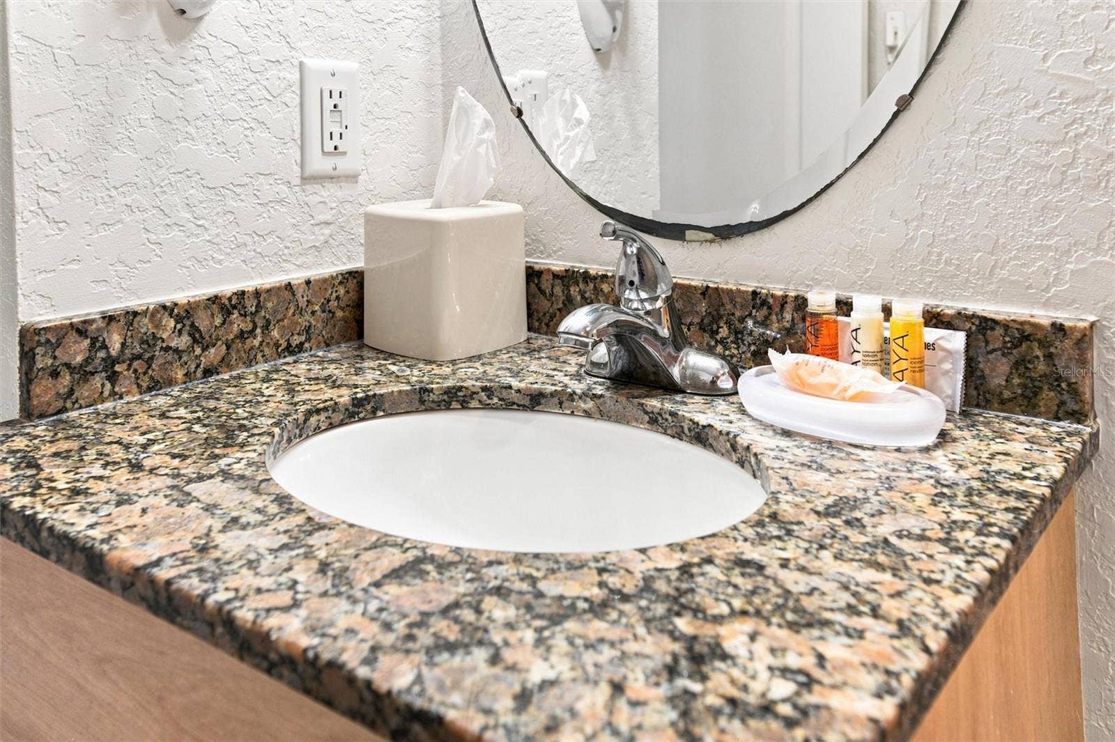 12000 GULF BOULEVARD, #611S, Treasure Island, FL 33706 12000 GULF BOULEVARD, #611S, Treasure Island, FL 33706