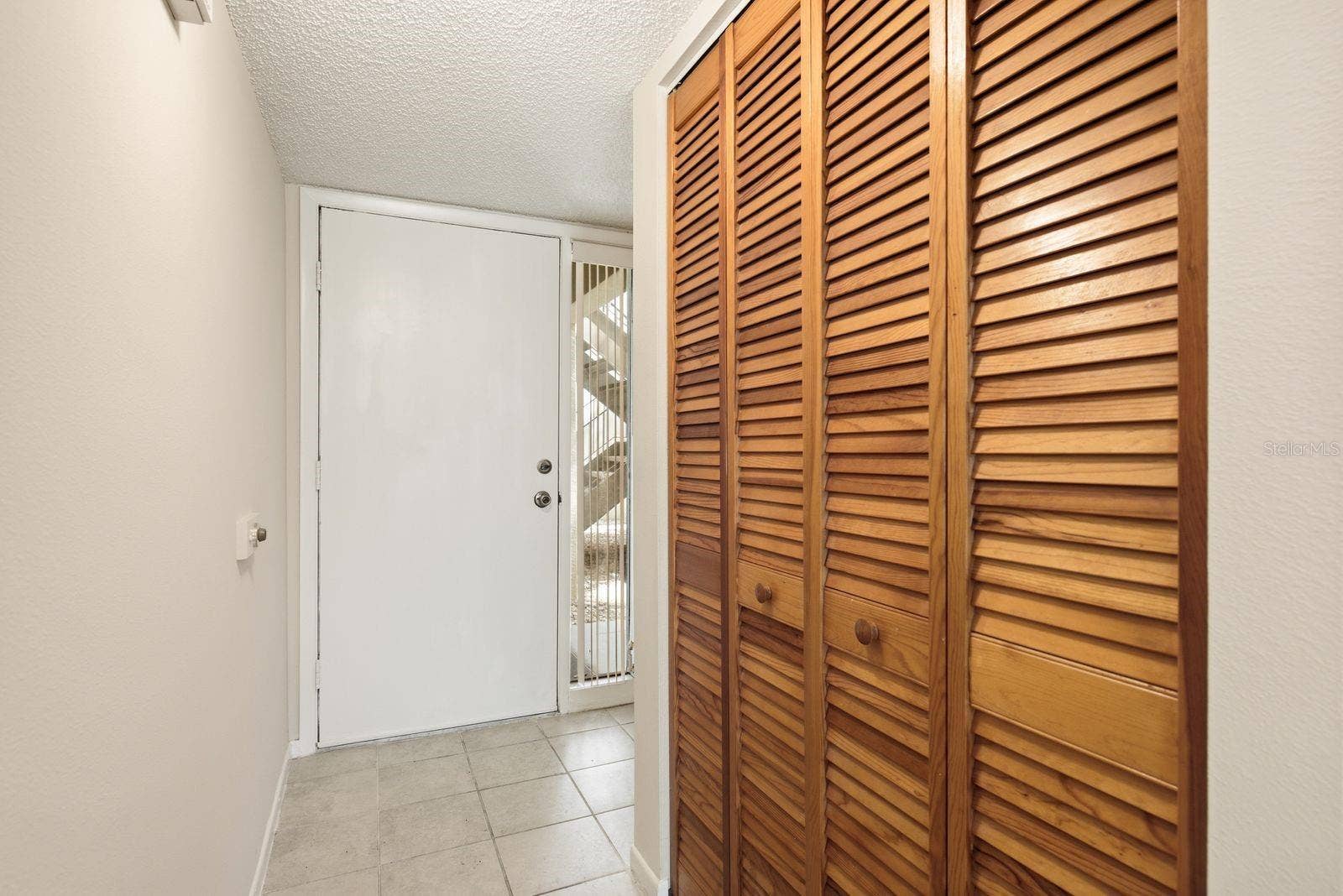 10 WOODLAKE PLACE, Oldsmar, FL 34677 10 WOODLAKE PLACE, Oldsmar, FL 34677