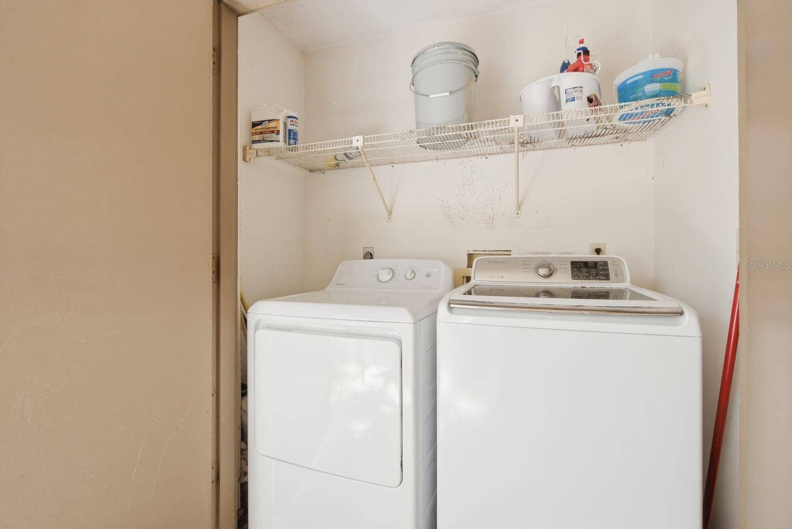 10 WOODLAKE PLACE, Oldsmar, FL 34677 laundry