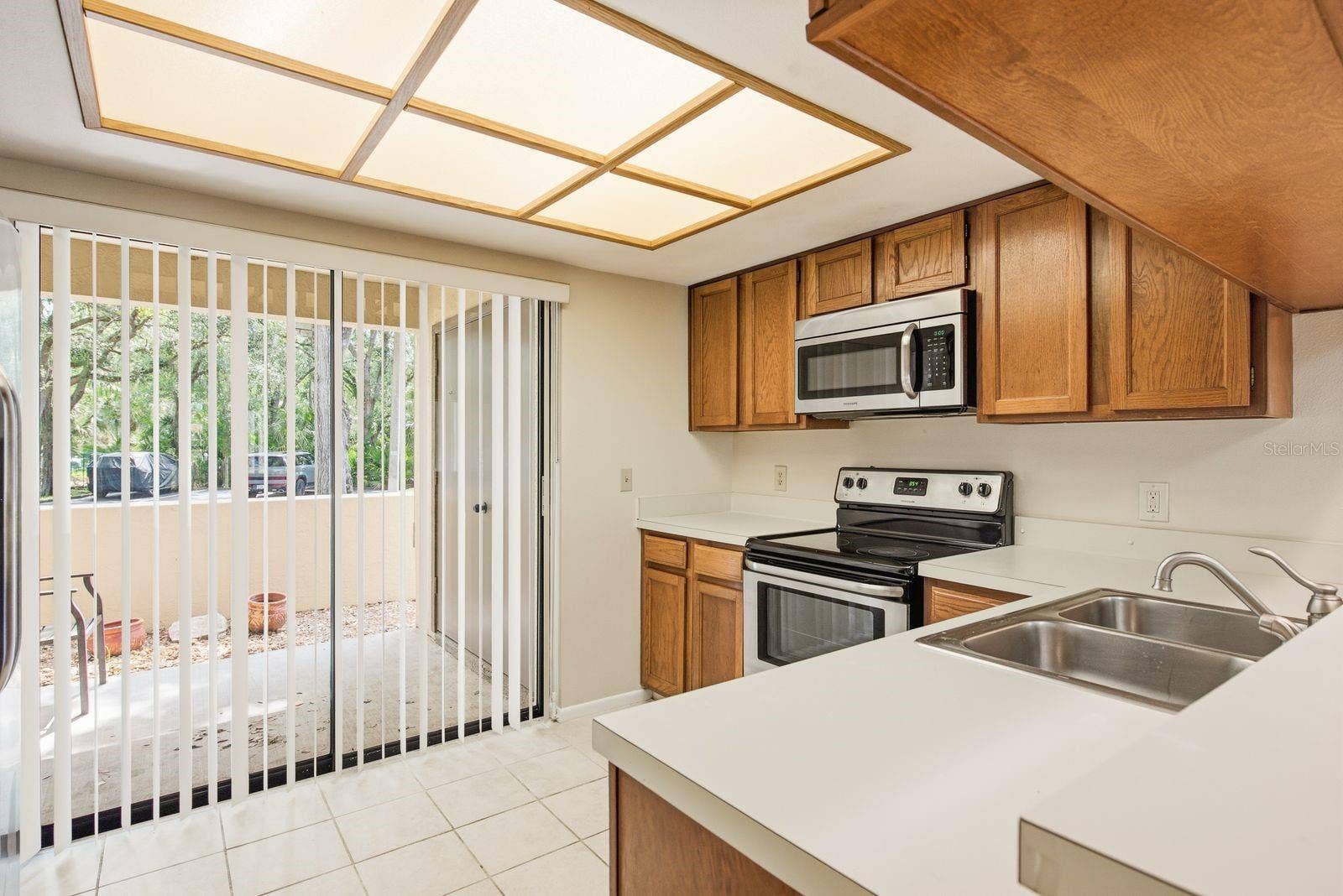 10 WOODLAKE PLACE, Oldsmar, FL 34677 Kitchen