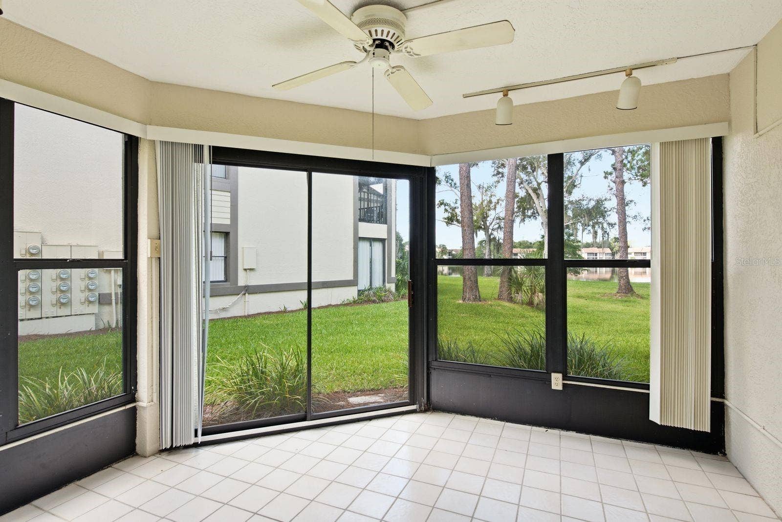 10 WOODLAKE PLACE, Oldsmar, FL 34677 Screened Porch