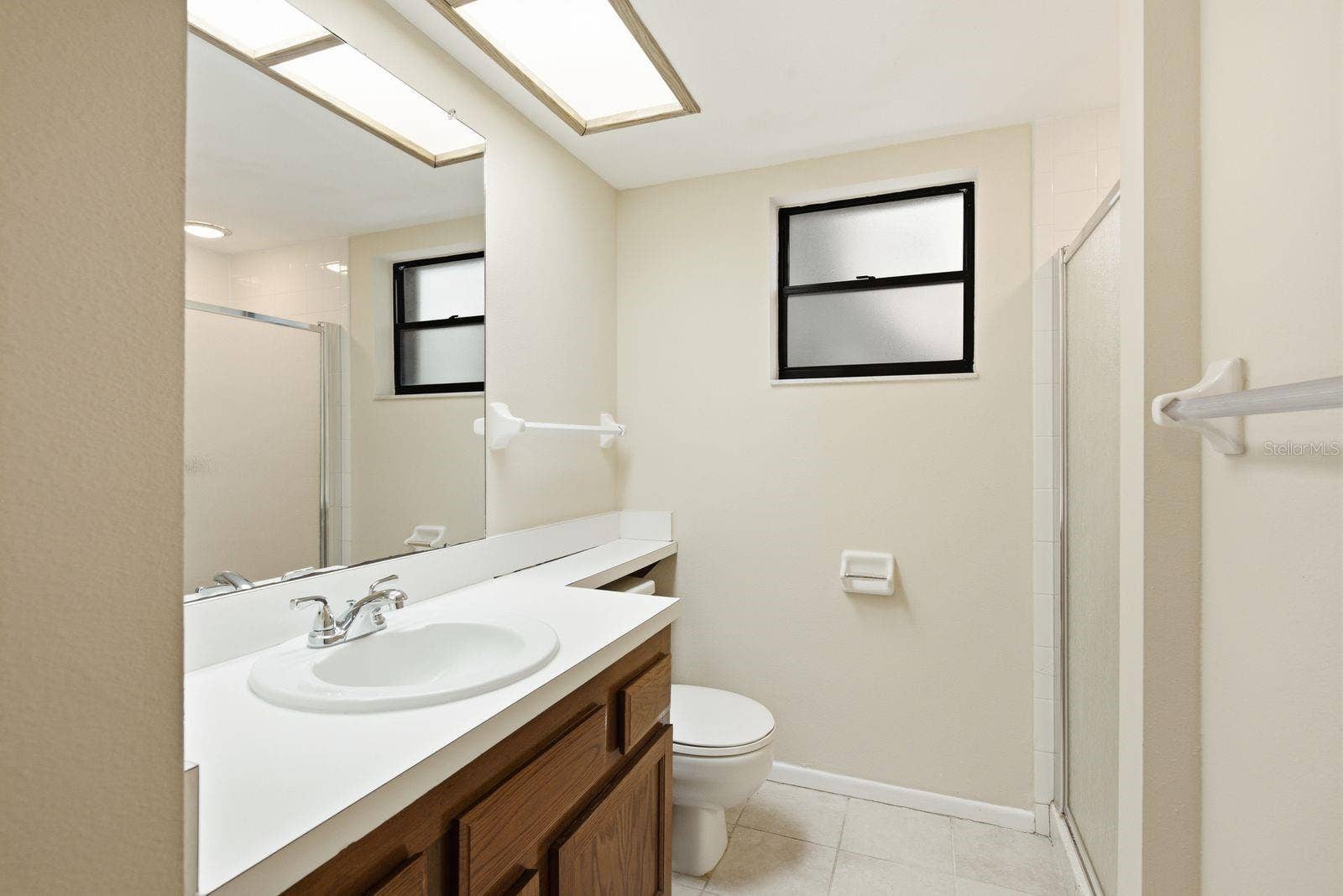 10 WOODLAKE PLACE, Oldsmar, FL 34677 Bathroom