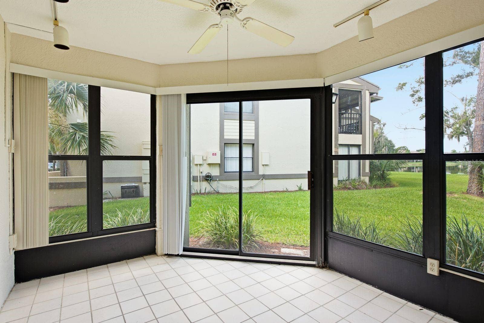 10 WOODLAKE PLACE, Oldsmar, FL 34677 Screened Porch