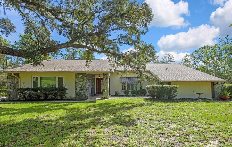 Property photo for 12 MAYFLOWER COURT E, Homosassa, FL