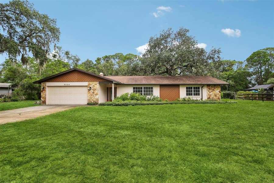 Property photo for 9224 LAKEVIEW DRIVE, New Port Richey, FL