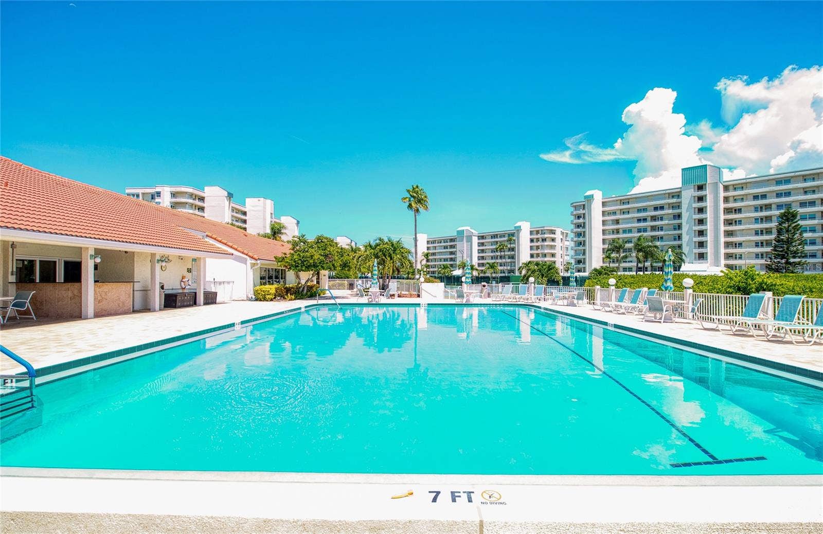 Lap pool for all residentsbehind clubhouse