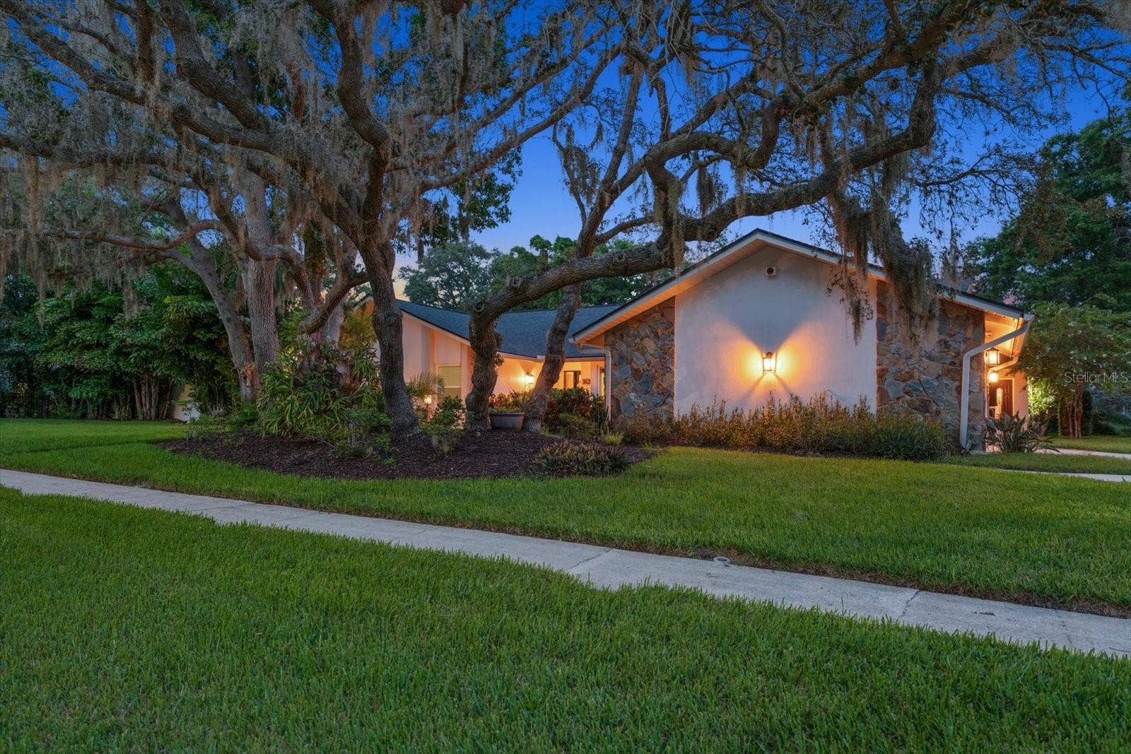 2423 FOXHEAD WAY, Clearwater, FL 33759