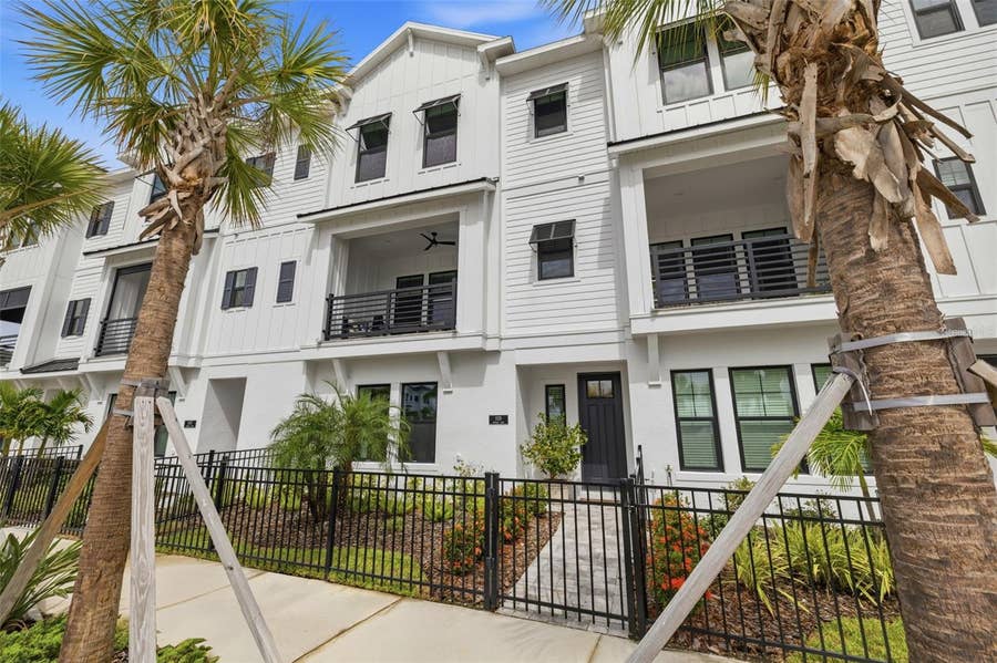 Property photo for 1528 SKYSAIL LANE, Sarasota, FL