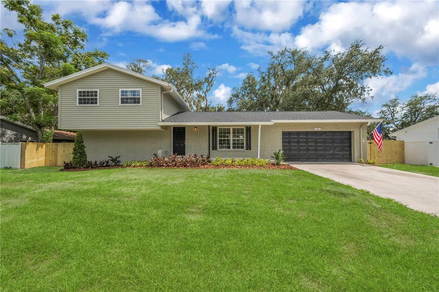 Property photo for 122 WINDY PLACE, Brandon, FL