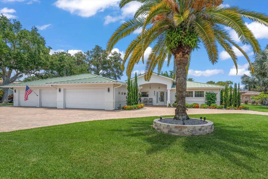 Property photo for 407 HARBOR VIEW LANE, Largo, FL