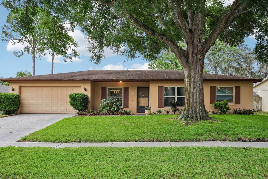 Property photo for 3718 SAND PEBBLE DRIVE, Valrico, FL
