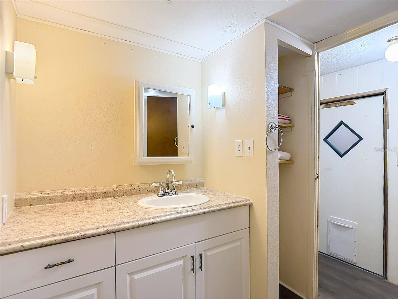 39032 OLA AVENUE, Zephyrhills, FL 33542 39032 OLA AVENUE, Zephyrhills, FL 33542