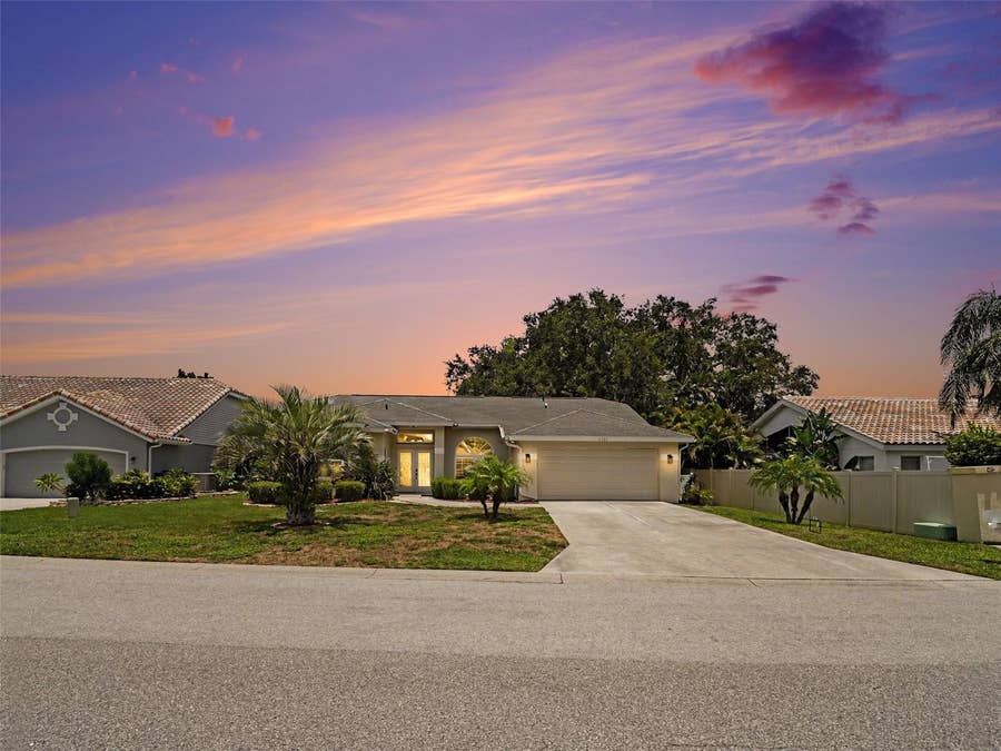 Property photo for 5325 GARDENS DR, Sarasota, FL