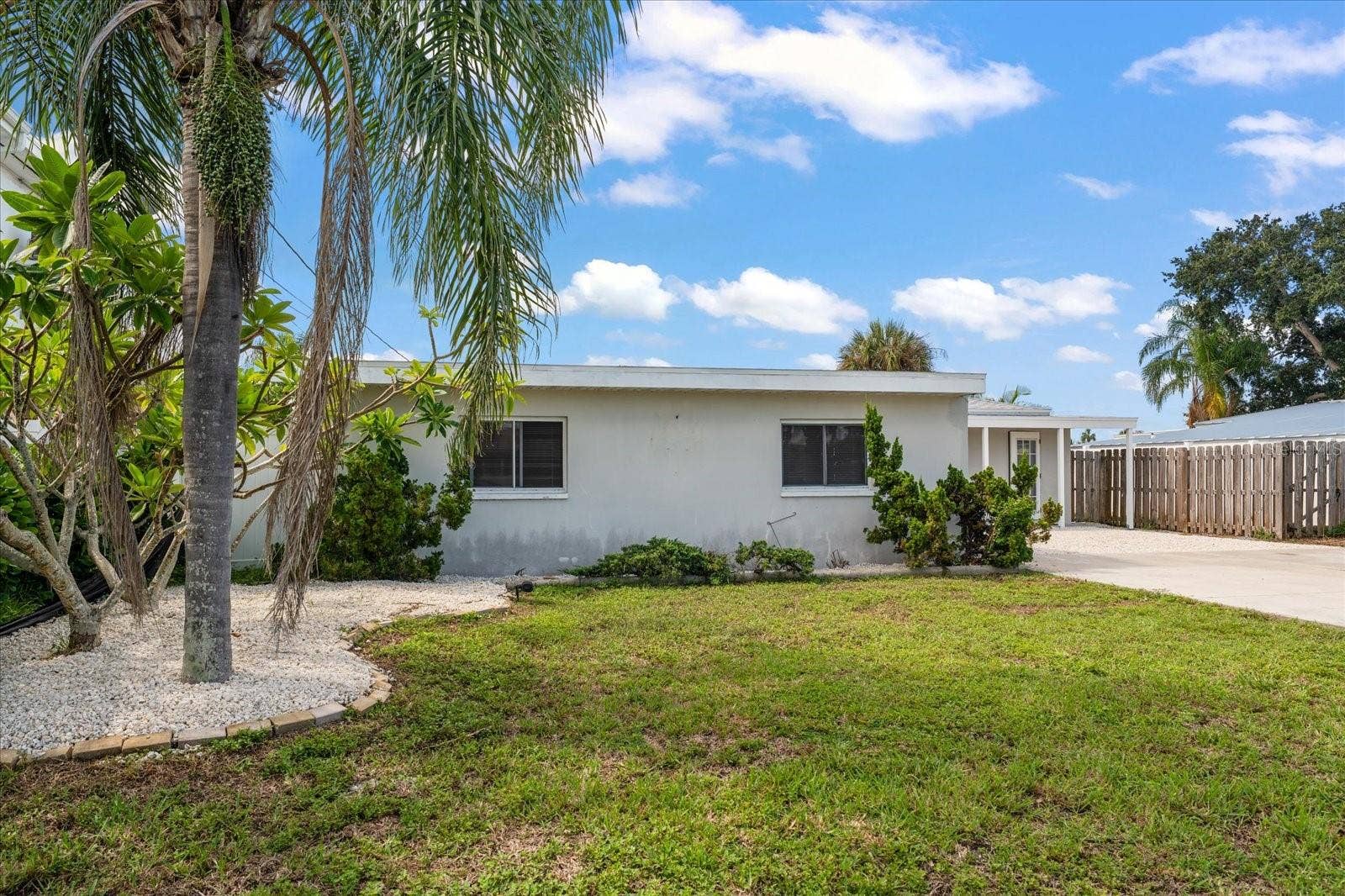 337 LA HACIENDA DRIVE, Indian Rocks Beach, FL 33785