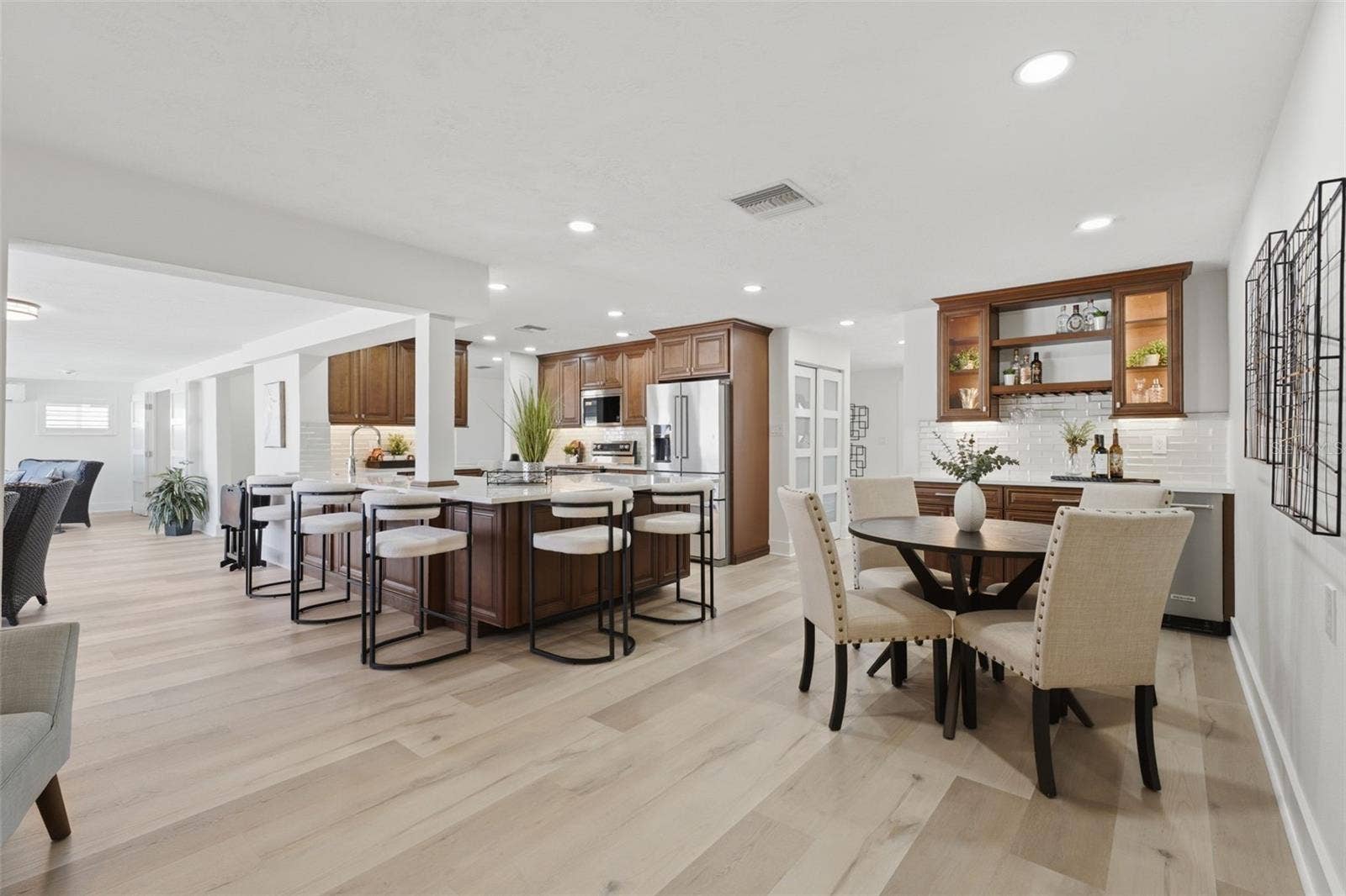 6414 2ND PALM POINT, St Pete Beach, FL 33706 6414 2ND PALM POINT, St Pete Beach, FL 33706