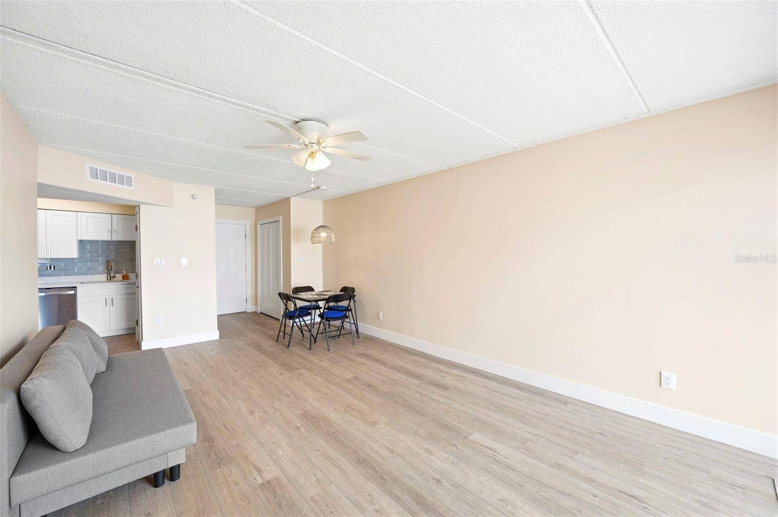 10365 PARADISE BOULEVARD, #1, Treasure Island, FL 33706 10365 PARADISE BOULEVARD, #1, Treasure Island, FL 33706