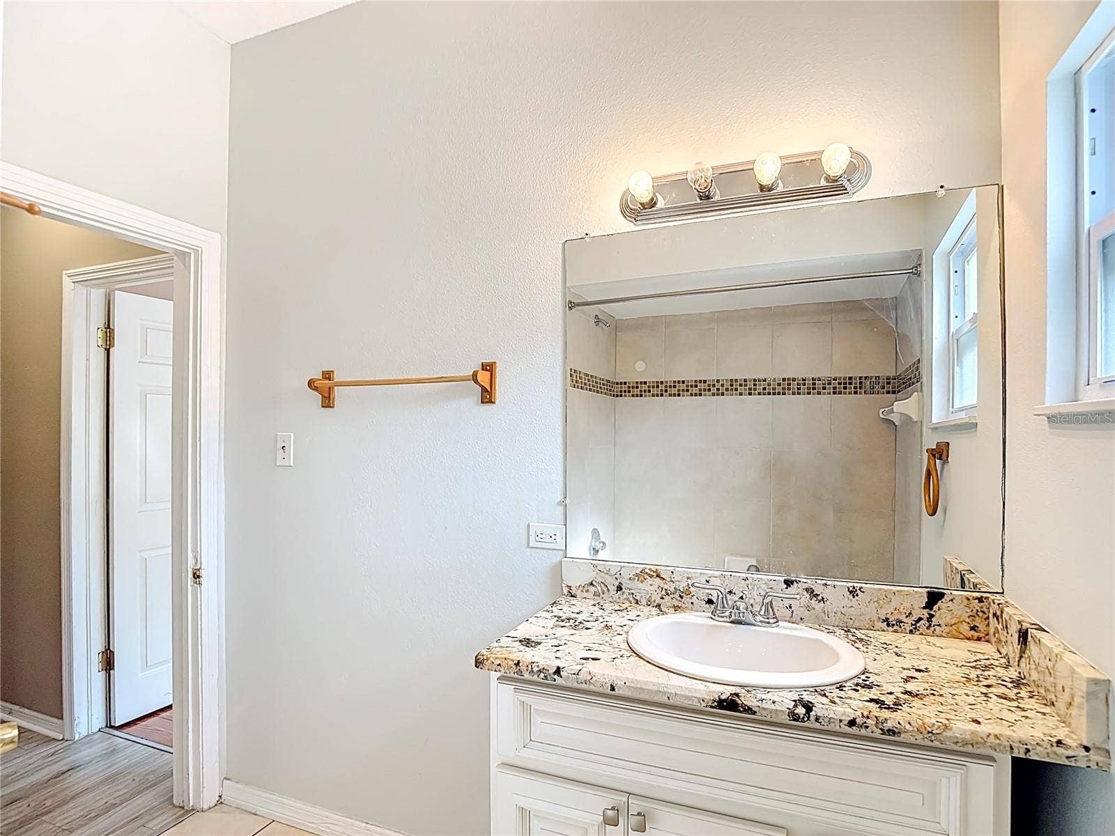 3002 W ARCH STREET, Tampa, FL 33607