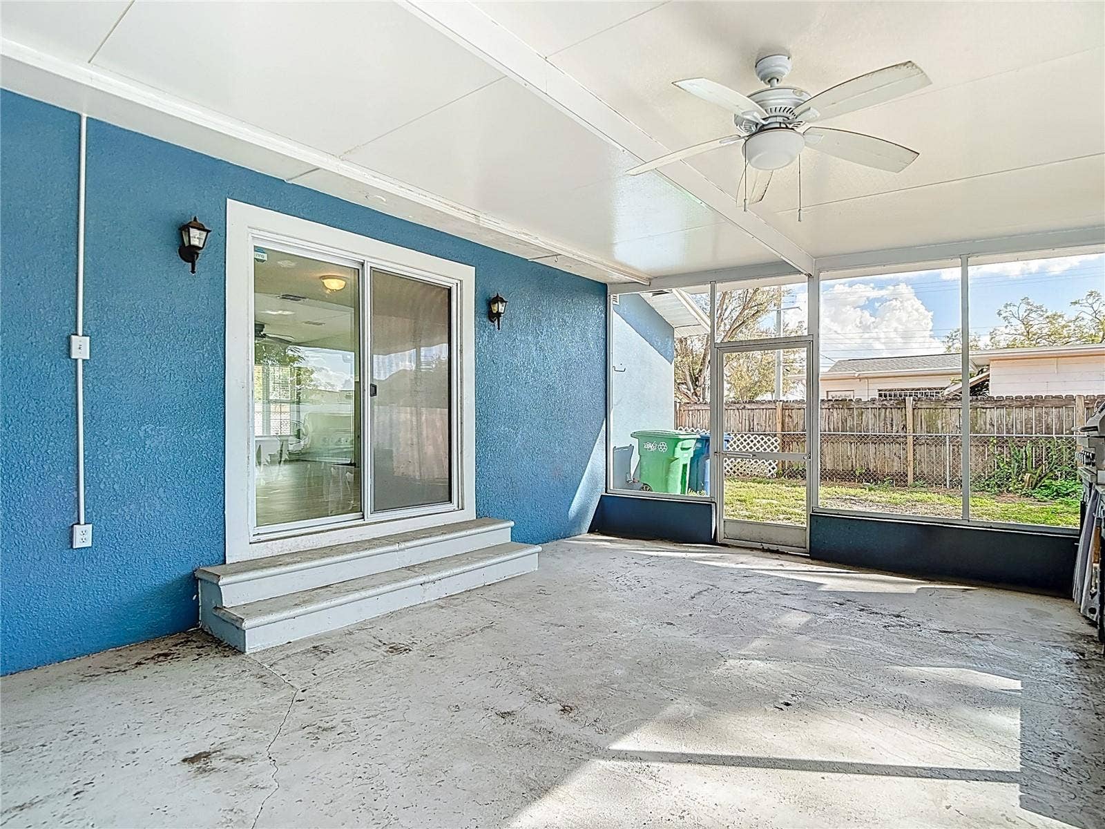 3002 W ARCH STREET, Tampa, FL 33607