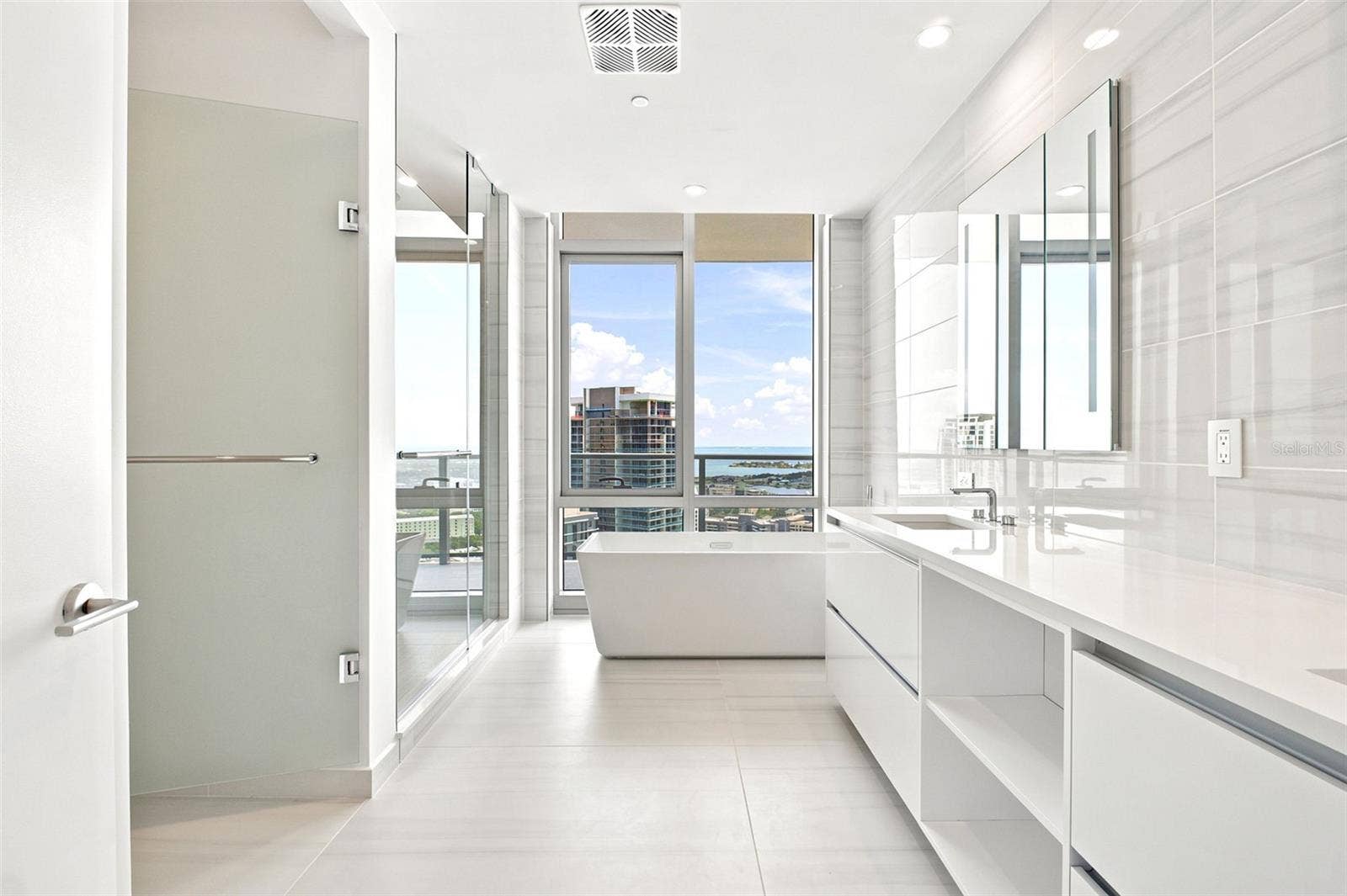 400 CENTRAL AVENUE, #2901, St Petersburg, FL 33701 400 CENTRAL AVENUE, #2901, St Petersburg, FL 33701