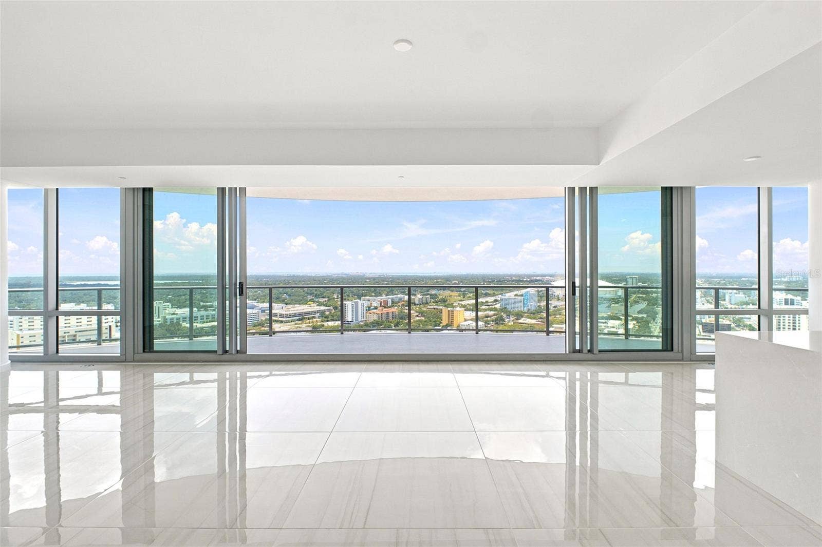 400 CENTRAL AVENUE, #2901, St Petersburg, FL 33701 Opening the doors to your next great adventure