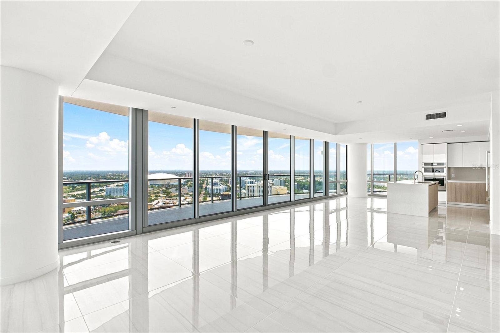 400 CENTRAL AVENUE, #2901, St Petersburg, FL 33701 Awe-inspiring views from every room